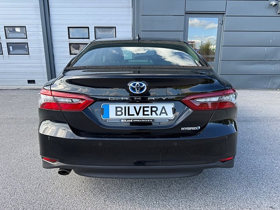 Toyota Camry 4 of 11