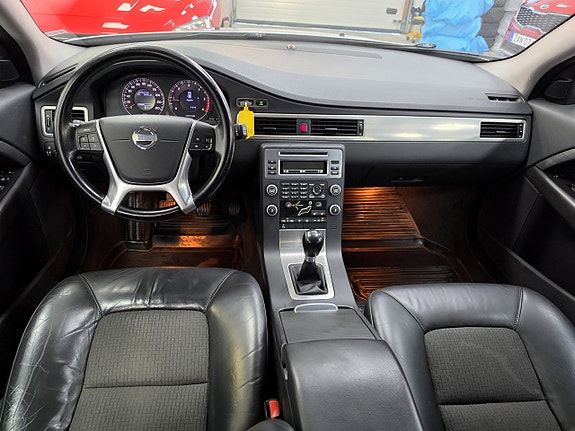 Volvo V70 10 of 17