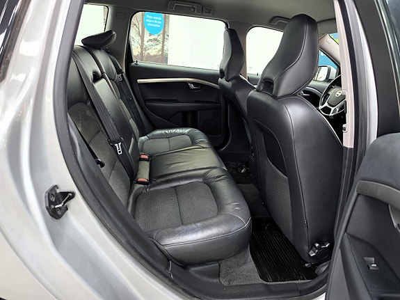 Volvo V70 7 of 17