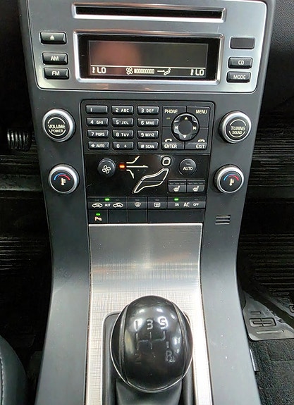 Volvo V70 13 of 17