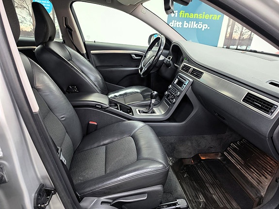 Volvo V70 6 of 17