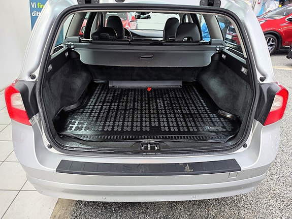 Volvo V70 17 of 17
