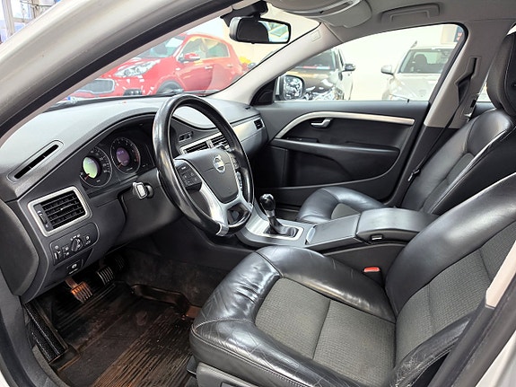 Volvo V70 9 of 17