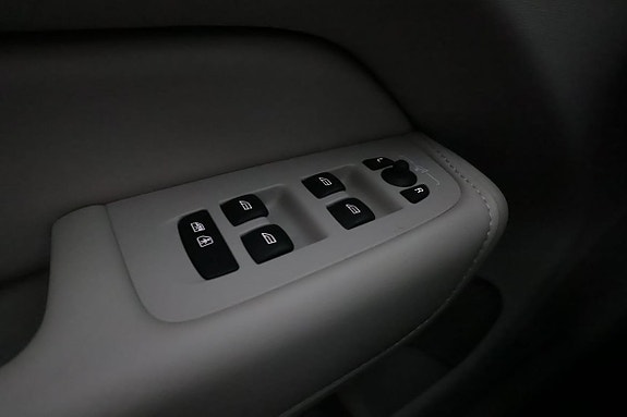 Volvo XC60 15 of 27