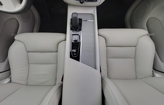 Volvo XC60 9 of 27