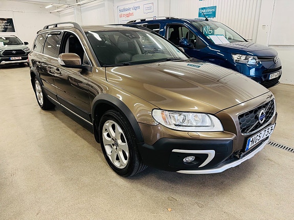 Volvo XC70 11 of 24