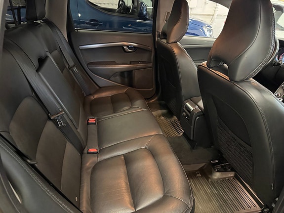 Volvo XC70 16 of 24