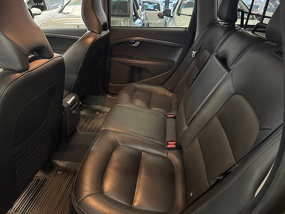 Volvo XC70 17 of 24