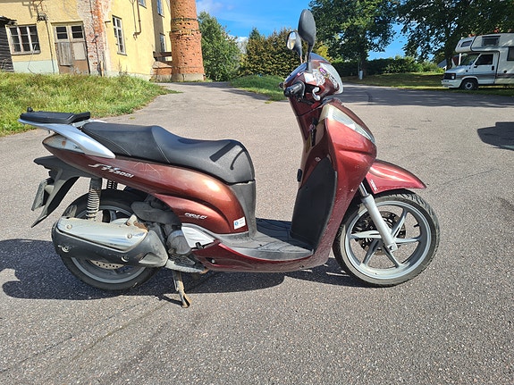 Honda SH300 2 of 2