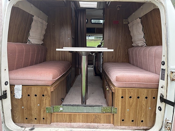 Ford Van Travelaire 7 of 15