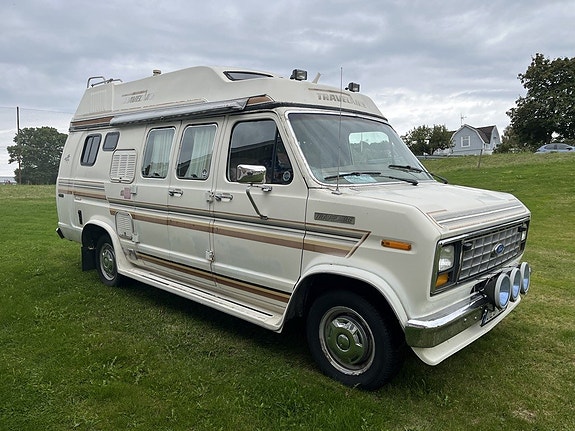Ford Van Travelaire 3 of 15