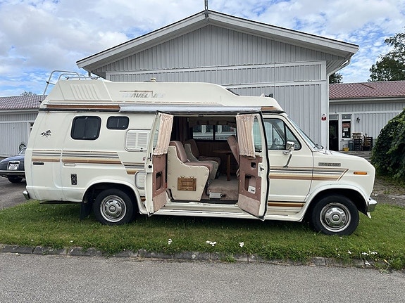 Ford Van Travelaire 15 of 15