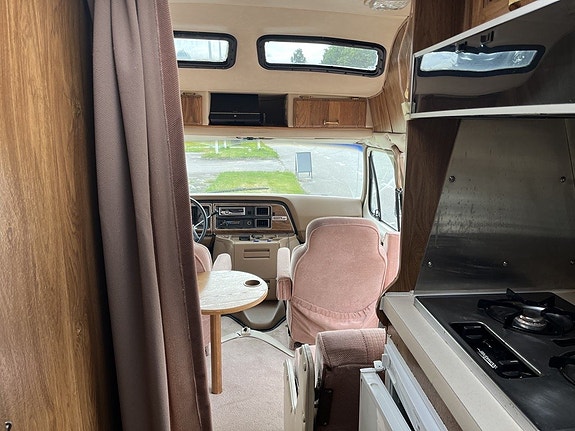 Ford Van Travelaire 14 of 15