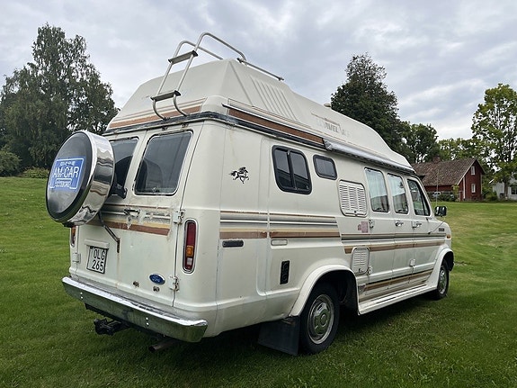 Ford Van Travelaire 4 of 15