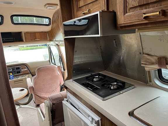Ford Van Travelaire 8 of 15