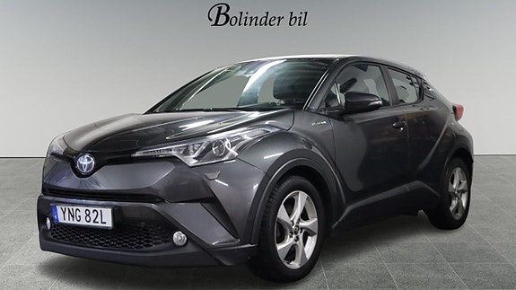 Toyota C-HR 3 of 22