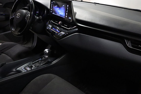 Toyota C-HR 10 of 22