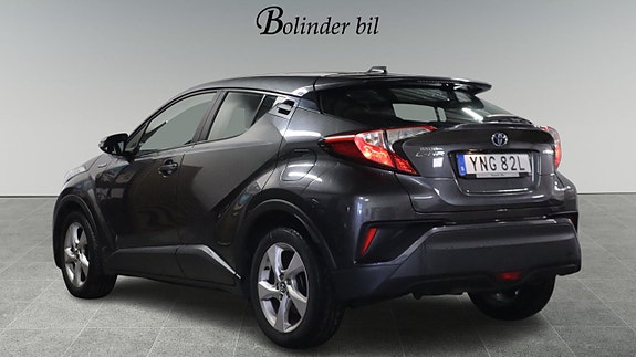 Toyota C-HR 4 of 22