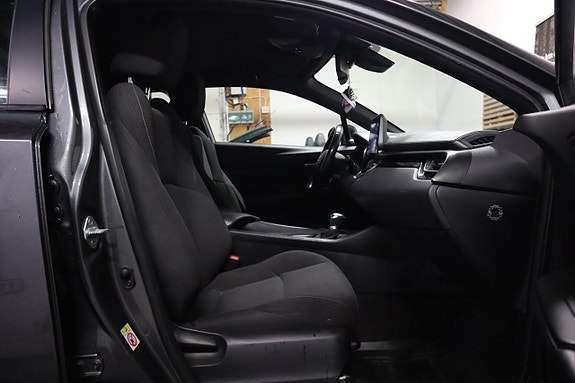 Toyota C-HR 11 of 22