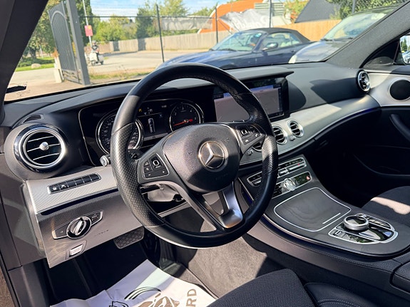 Mercedes-Benz E200 6 of 26