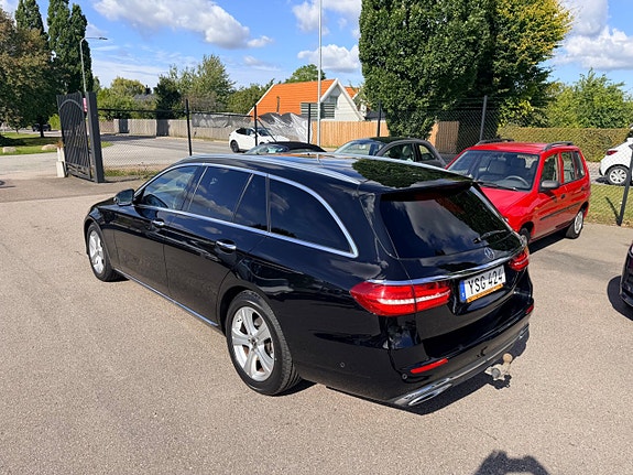 Mercedes-Benz E200 15 of 26