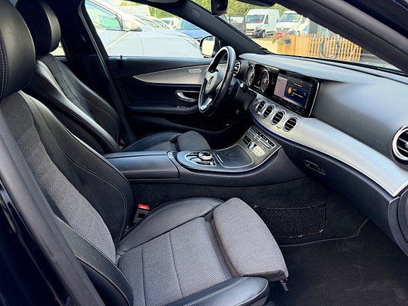 Mercedes-Benz E200 8 of 26