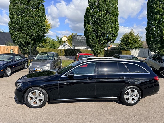 Mercedes-Benz E200 2 of 26