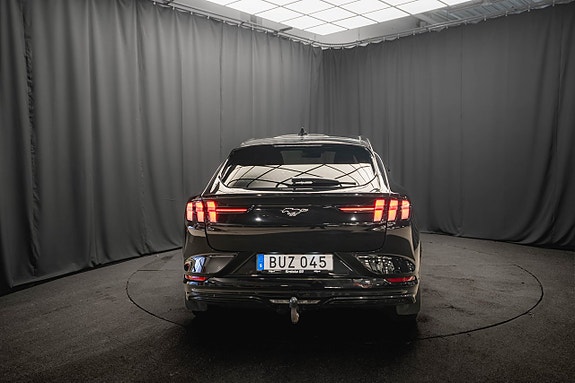 Ford Mustang Mach-E 8 of 26