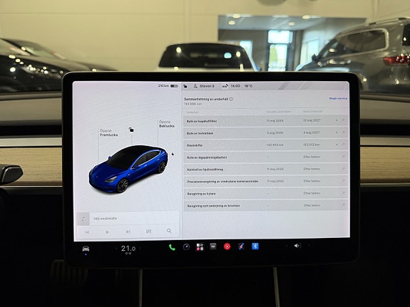 Tesla Model 3 16 of 21