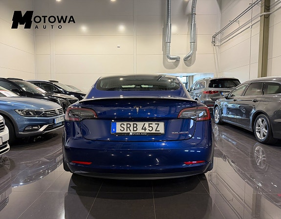 Tesla Model 3 7 of 21