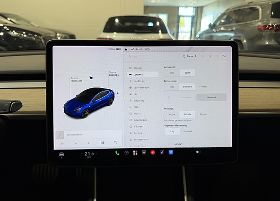 Tesla Model 3 18 of 21