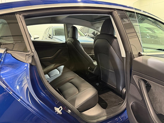 Tesla Model 3 11 of 21