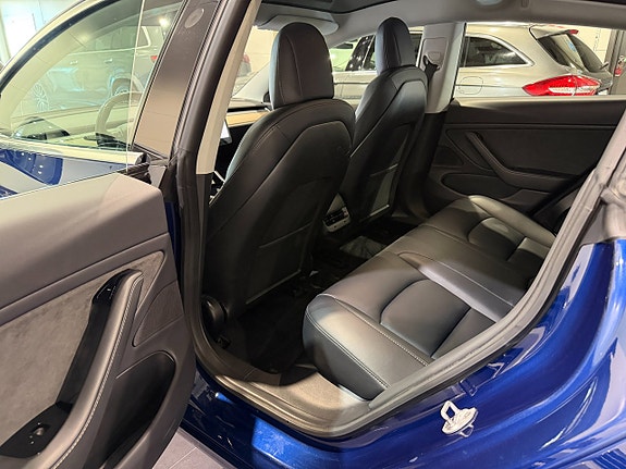 Tesla Model 3 13 of 21