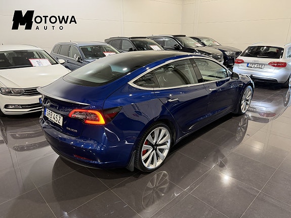Tesla Model 3 8 of 21