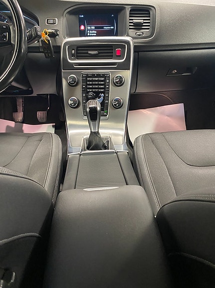Volvo V60 15 of 24