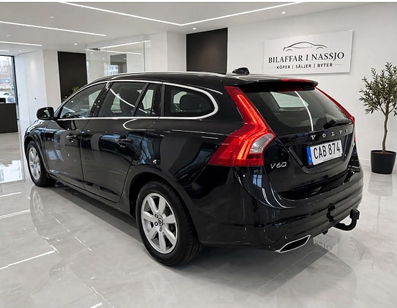 Volvo V60 4 of 24