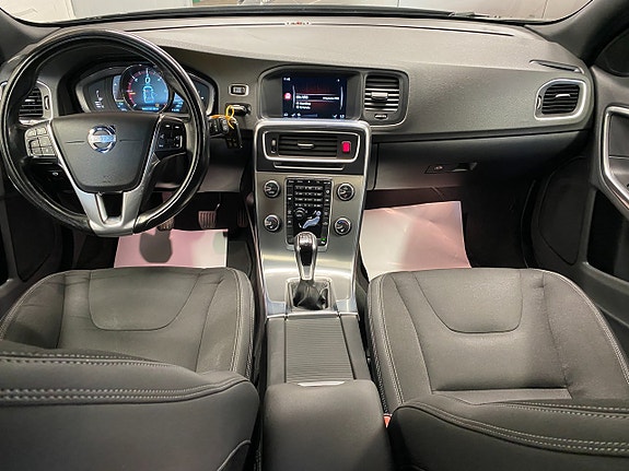 Volvo V60 14 of 24