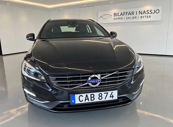 Volvo V60 2 of 24