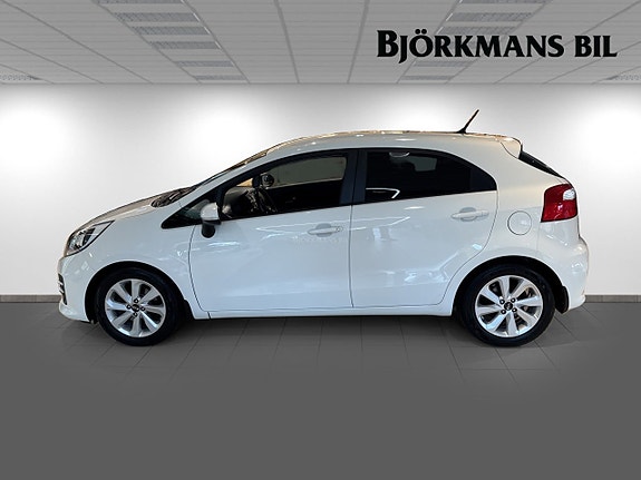 Kia Rio 4 of 17