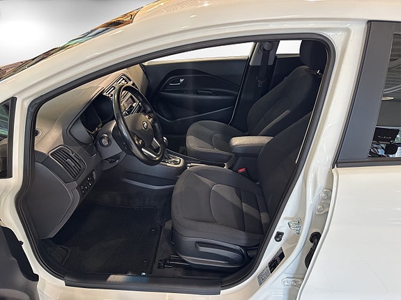 Kia Rio 8 of 17