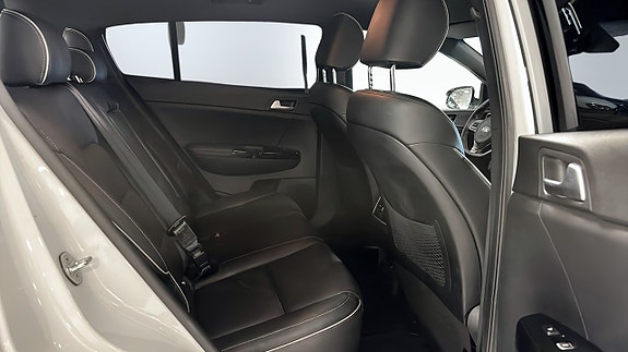 Kia Sportage 5 of 9