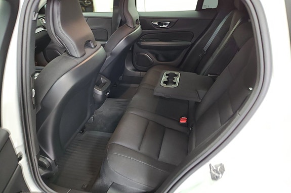 Volvo V60 8 of 8