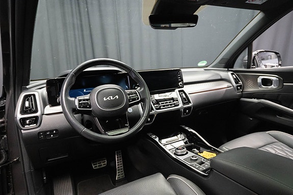 Kia Sorento 12 of 30