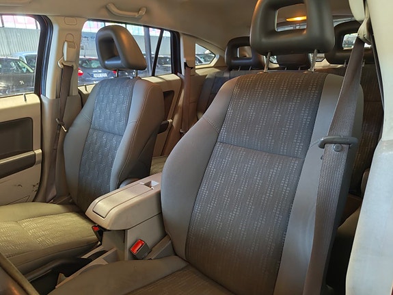 Dodge Caliber 10 of 14