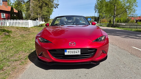 Mazda MX-5 4 of 6