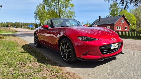 Mazda MX-5 3 of 6