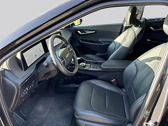 Kia EV6 8 of 15