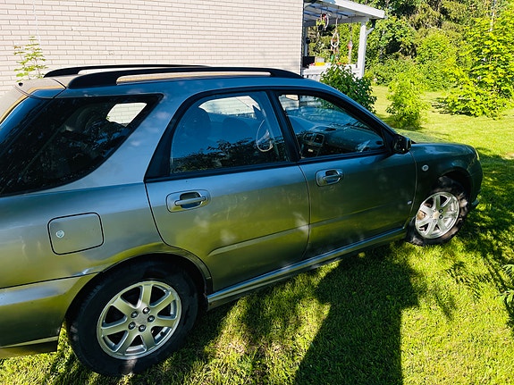 Subaru Impreza 2 of 4