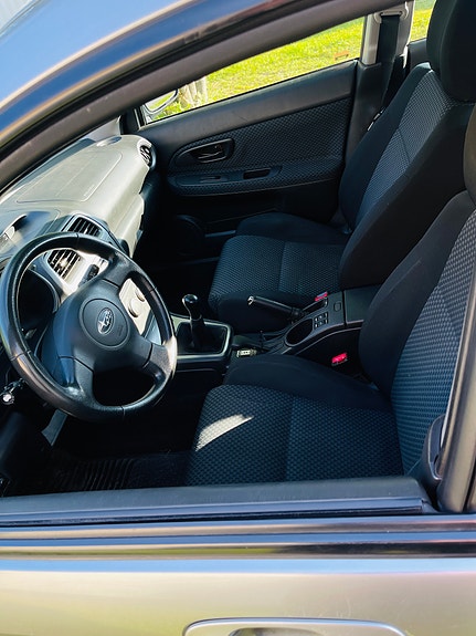 Subaru Impreza 3 of 4