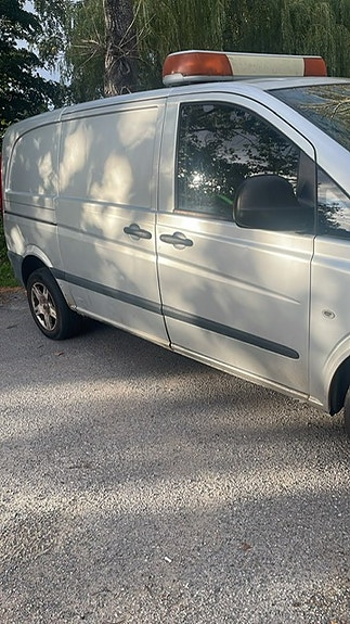 Mercedes-Benz Vito 109 2 of 4